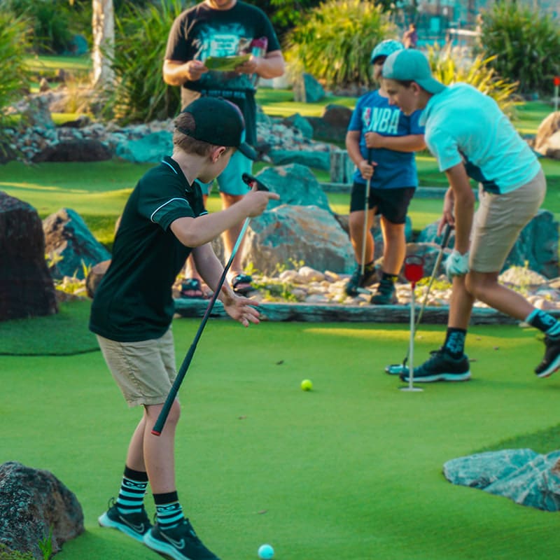 kdvsport-golf-minigolf_thumbnail_opt